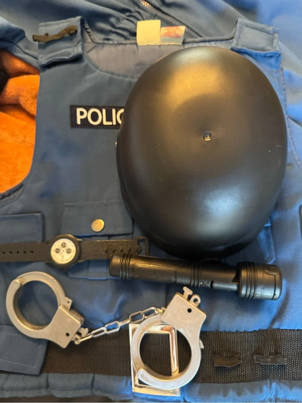 Police costume size 7 Y